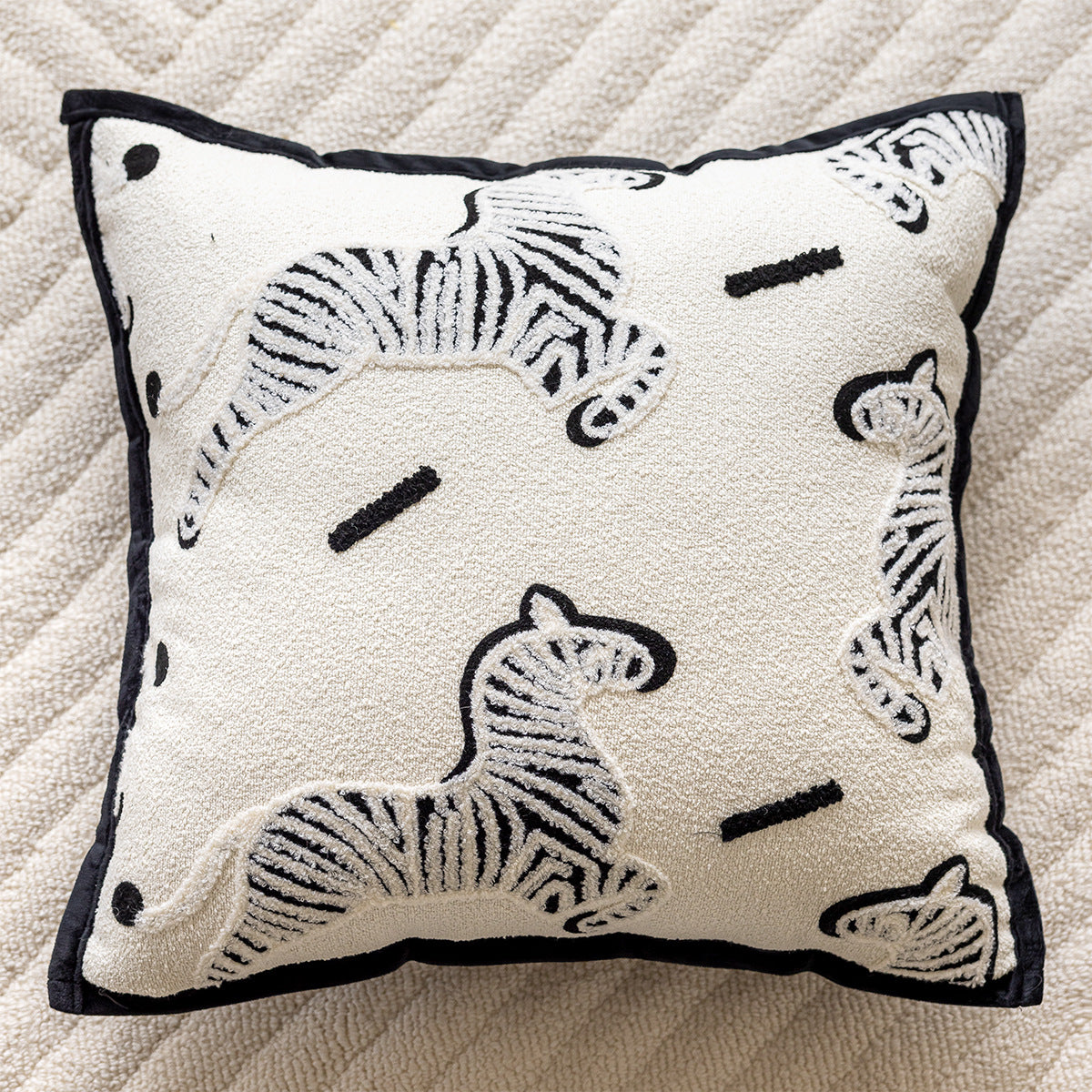 45x45cm Decorative Pillow Cover with Non-Woven Insert