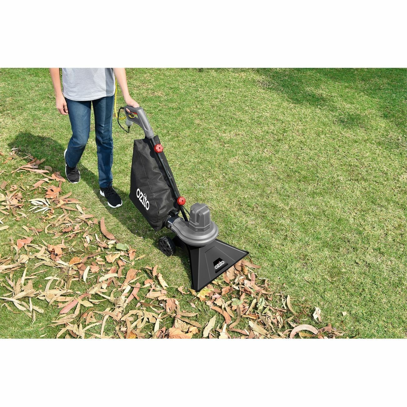 Ozito Portable 1600W Electric Garden Hoover Vacuum, Mulcher With 25 Litre Bag